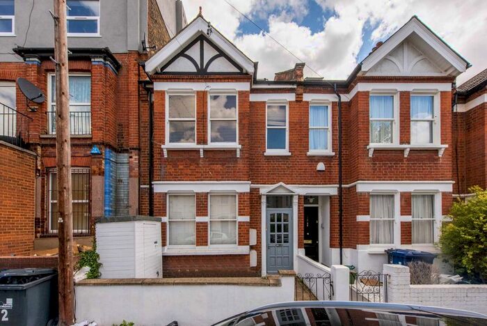 2 Bedroom Flat To Rent In Berrymead Gardens, London, W3