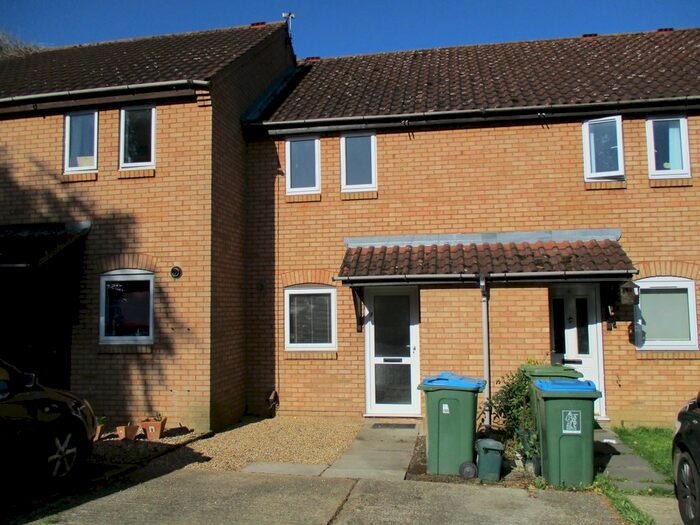 2 Bedroom Terraced House To Rent In Batcherlor Close, Aylesbury, HP20