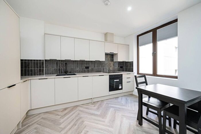 2 Bedroom Flat To Rent In Old Street, Old Street, London, EC1V