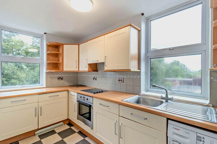 1 Bedroom Flat To Rent In Lower Road, Chorleywood, Rickmansworth, WD3