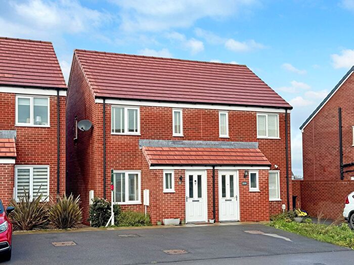 2 Bedroom Semi-detached House For Sale In Dakota Drive, Grove, OX12