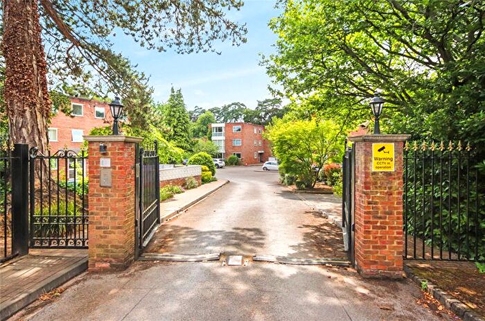 2 Bedroom Apartment For Sale In Cardwell Crescent, Ascot, Berkshire, SL5