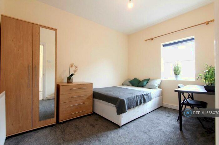 6 Bedroom Terraced House To Rent In Addington Road, Reading, RG1