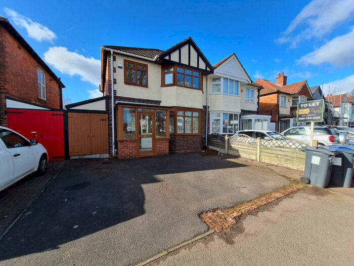 3 Bedroom Semi-Detached House To Rent In Stratford Road, Hall Green, Birmingham, B28