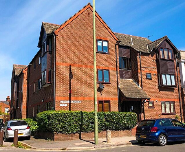 1 Bedroom Flat To Rent In Manor Court, Cricklewood Lane, London, NW2