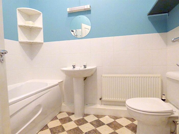 2 Bedroom Apartment To Rent In The Mill, The Locks, Bingley, BD16