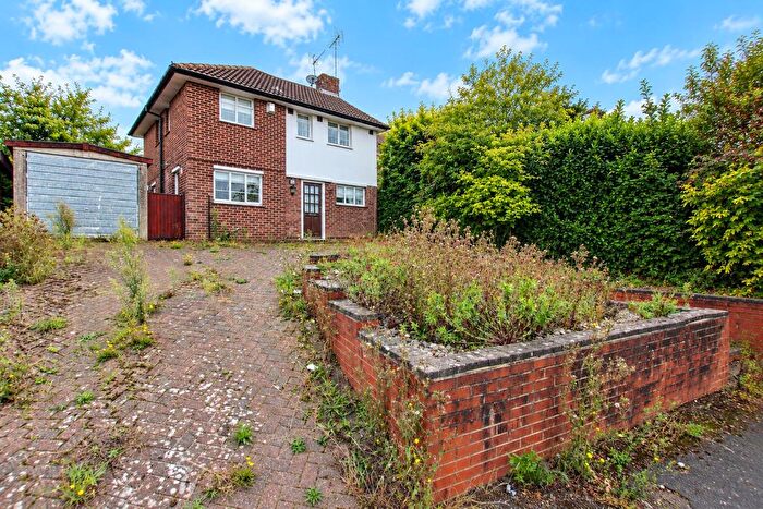 3 Bedroom Semi-Detached House For Sale In Lullington Garth, Borehamwood, WD6