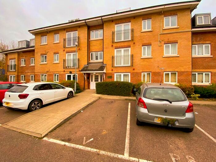 2 Bedroom Flat To Rent In Loweswater Close, Nth Wat, Watford, WD25