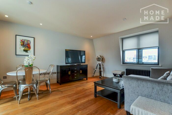 2 Bedroom Flat To Rent In Wardour Street, Soho, W1F