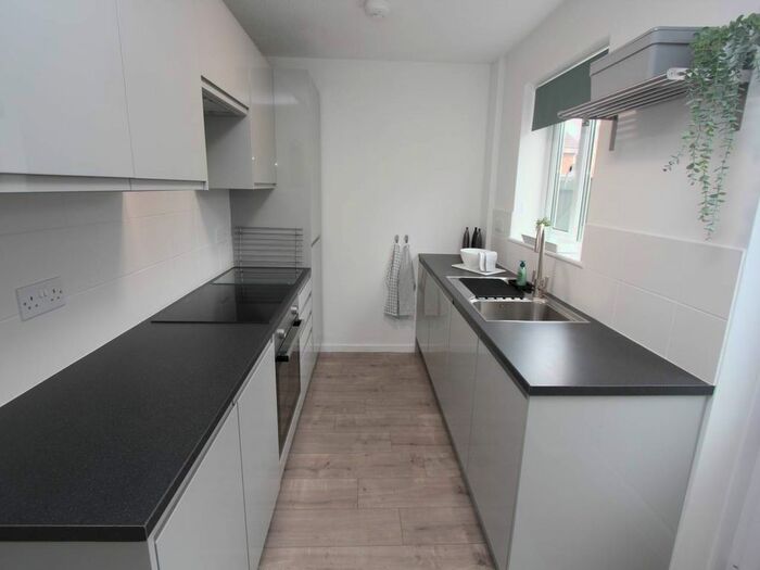 2 Bedroom Property To Rent In Beaufort Way, Rhoose, Vale Of Glamorgan, CF62