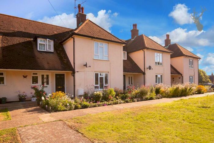 1 Bedroom Flat To Rent In Thaxted Road, Buckhurst Hill, IG9