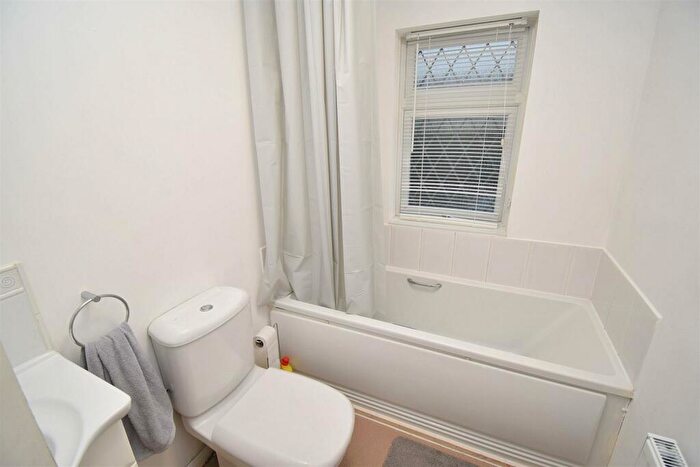 2 Bedroom End Of Terrace House To Rent In Main Road, Danbury, CM3