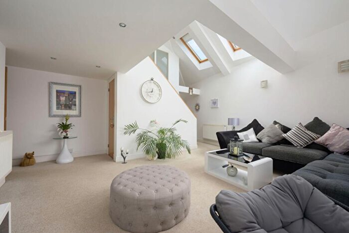 2 Bedroom Flat For Sale In Wellgreen Lane, Stirling, FK8