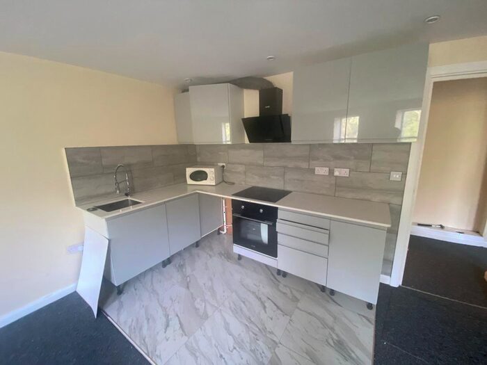 1 Bedroom Flat To Rent In Western Road, Southall, UB2