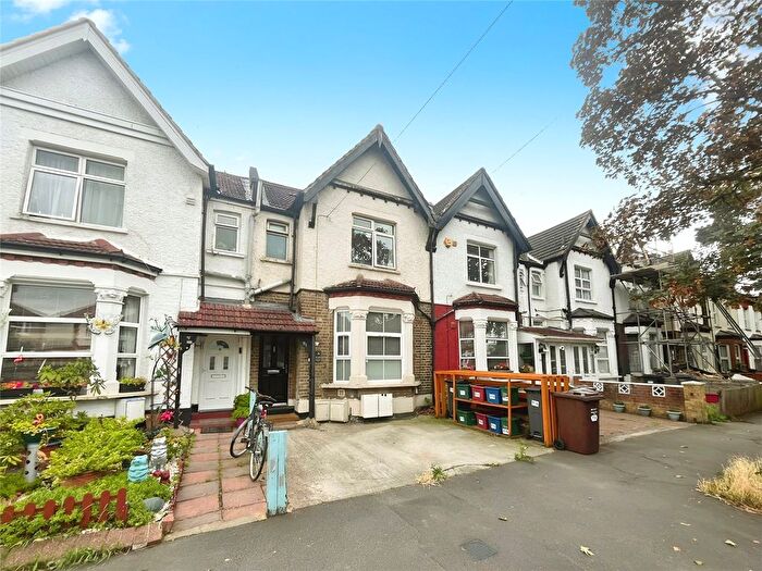 2 Bedroom Flat To Rent In Maswell Park Crescent, Hounslow, TW3