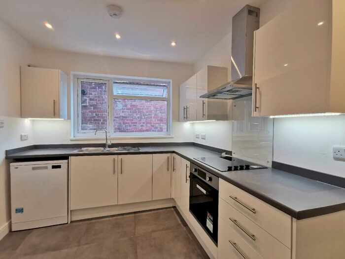 6 Bedroom House To Rent In Lower Road, Beeston, Nottingham, Nottinghamshire, NG9