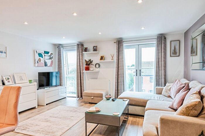 1 Bedroom Flat For Sale In Ashton Rise, Bristol, BS3