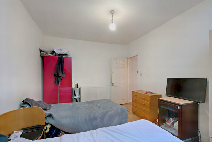 5 Bedroom Terraced House For Sale In Overton Road, London, E10