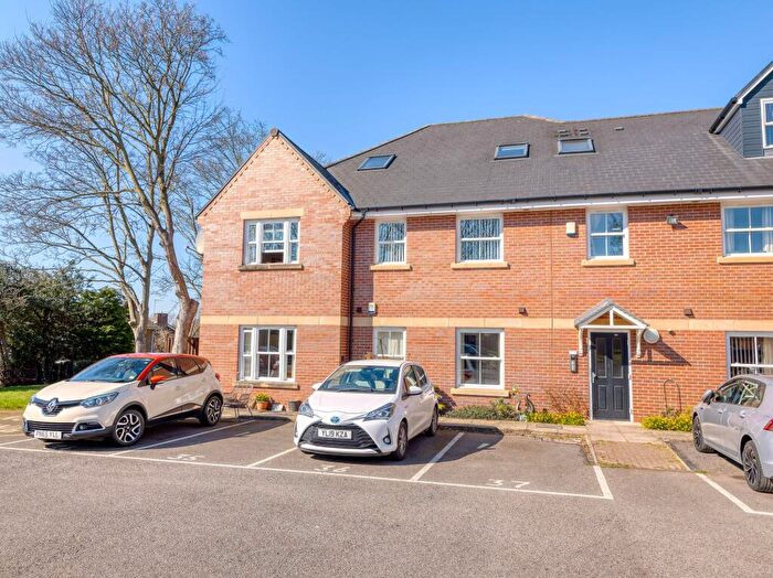 2 Bedroom Flat For Sale In Grove Court, Worksop, S80