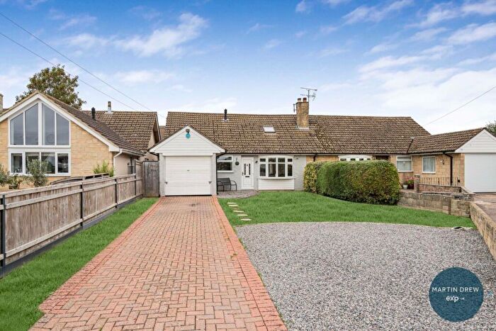 3 Bedroom Semi-Detached House For Sale In Ancil Avenue, Launton, OX26