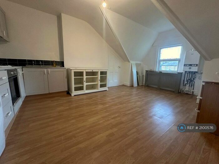 2 Bedroom Flat To Rent In Tulse Hill, Tulse Hill, SE21