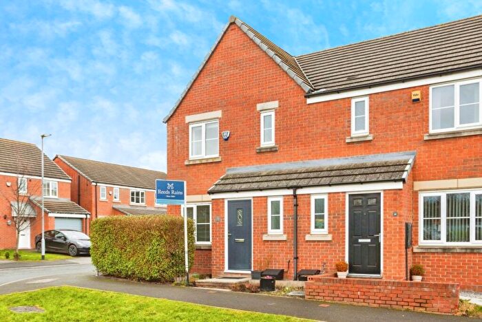 3 Bedroom Semi-Detached House To Rent In Alder Road, Whinmoor, Leeds, West Yorkshire, LS14