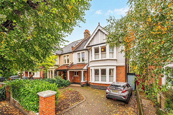 5 Bedroom Semi-Detached House For Sale In Perryn Road, Acton, London, W3