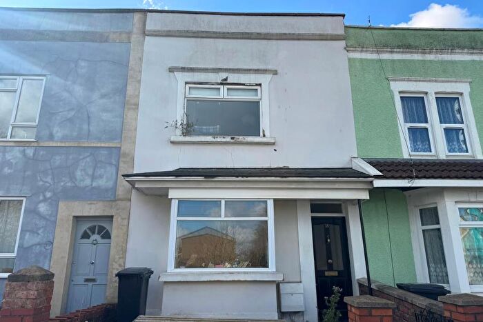 3 Bedroom Terraced House To Rent In Alfred Road - Windmill Hill, BS3