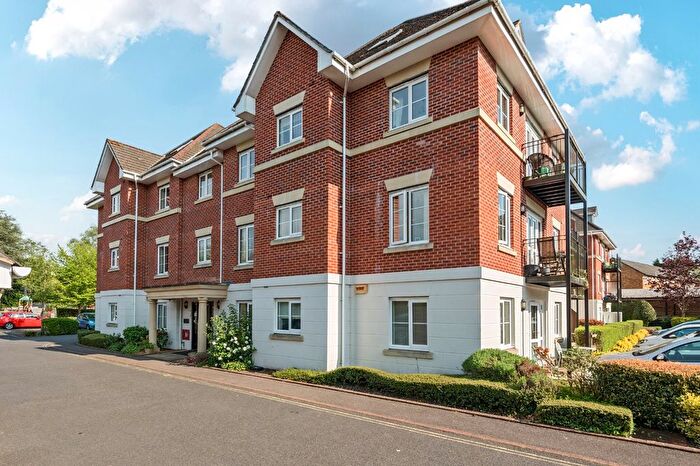 2 Bedroom Flat For Sale In Hursley Road, Chandler's Ford, Eastleigh, Hampshire, SO53