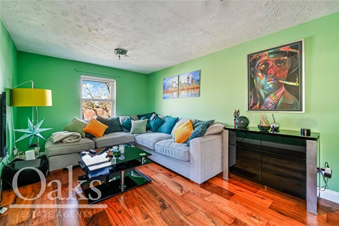 2 Bedroom Flat To Rent In Trinity Rise, London, SW2