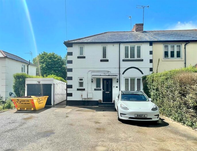 3 Bedroom Property To Rent In Watling Street, Park Street, St. Albans, AL2