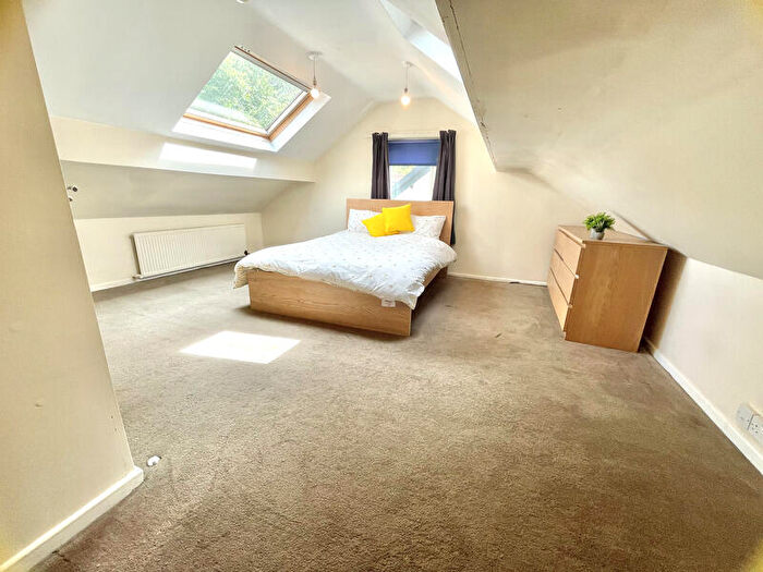 4 Bedroom Semi-Detached House To Rent In The Turnways, Headingley, Leeds, LS6