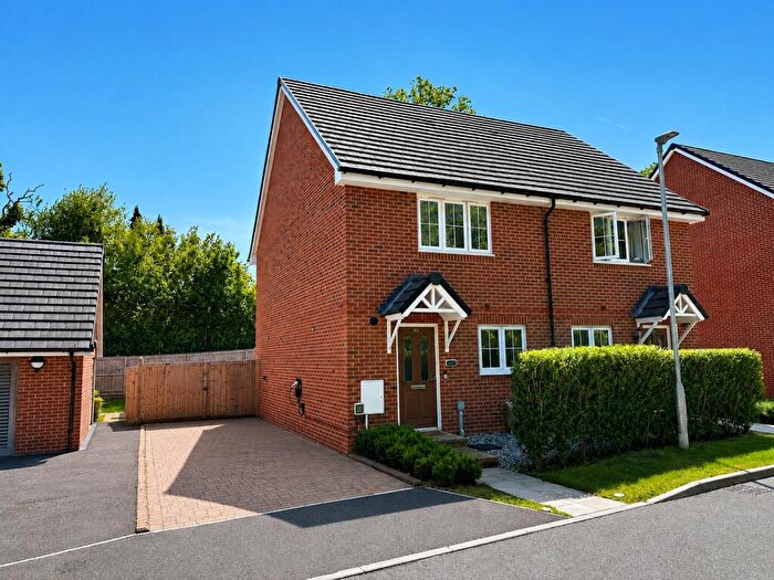 2 Bedroom Semi-Detached House For Sale In Warren Road, Alton, Hampshire, GU34