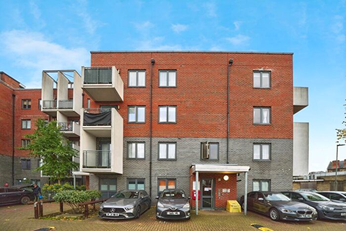 2 Bedroom Flat For Sale In Umbriel Place, London, E13