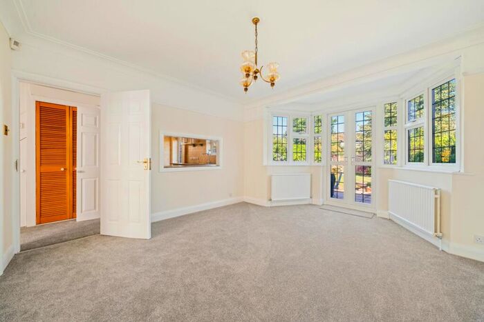 5 Bedroom Semi-Detached House To Rent In Manor Drive, Esher, KT10