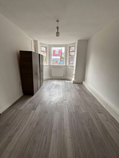 1 Bedroom Flat To Rent In Osborne Road, M19