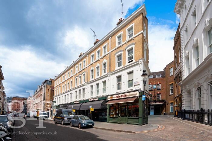 3 Bedroom Flat For Sale In Garrick Street, London, WC2E