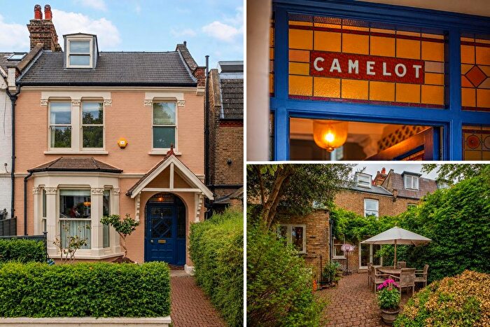 5 Bedroom Semi-Detached House For Sale In Wellesley Road, London, W4
