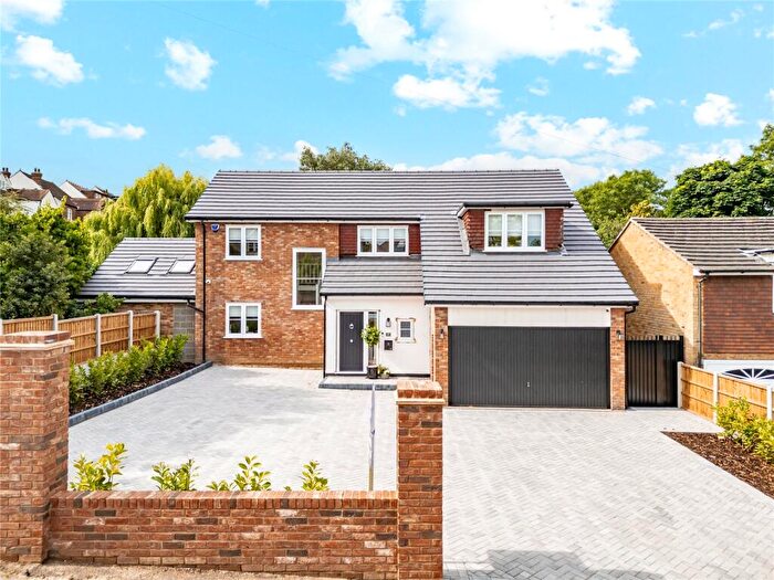 5 Bedroom Detached House For Sale In Ashburnham Gardens, Upminster, RM14