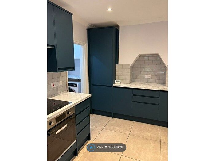 1 Bedroom Maisonette To Rent In Pevensey Road, London, SW17