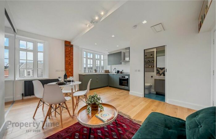 1 Bedroom Flat For Sale In Upper Woburn Place, Bloomsbury, WC1H