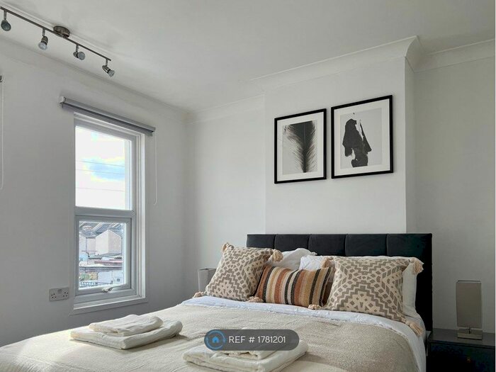 2 Bedroom Terraced House To Rent In Carlisle Road, Dartford, DA1