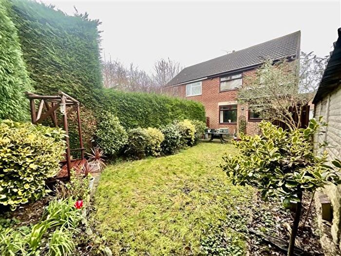 3 Bedroom Semi-Detached House For Sale In Stradbroke Drive, Sheffield, Sheffield, S13