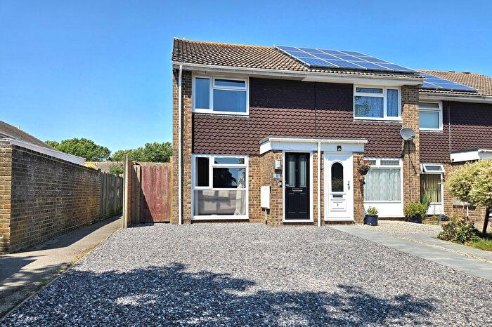 2 Bedroom End Of Terrace House For Sale In Twyford Drive, Lee-On-The-Solent, PO13