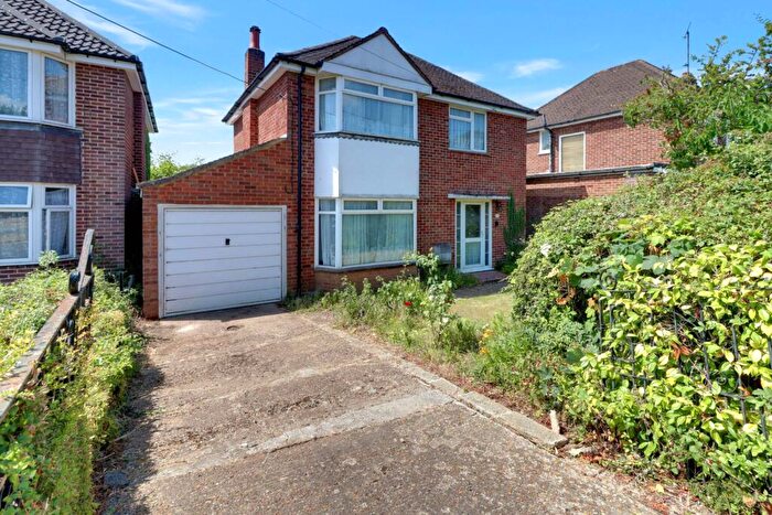 3 Bedroom Detached House For Sale In Silverdale Road, Earley, RG6