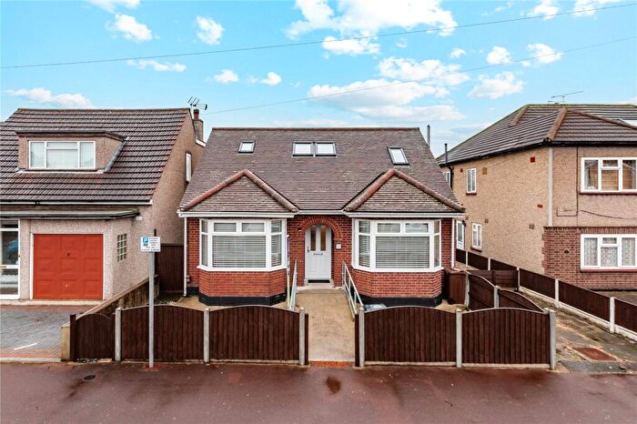 5 Bedroom Detached House For Sale In Cadiz Road, Dagenham, RM10