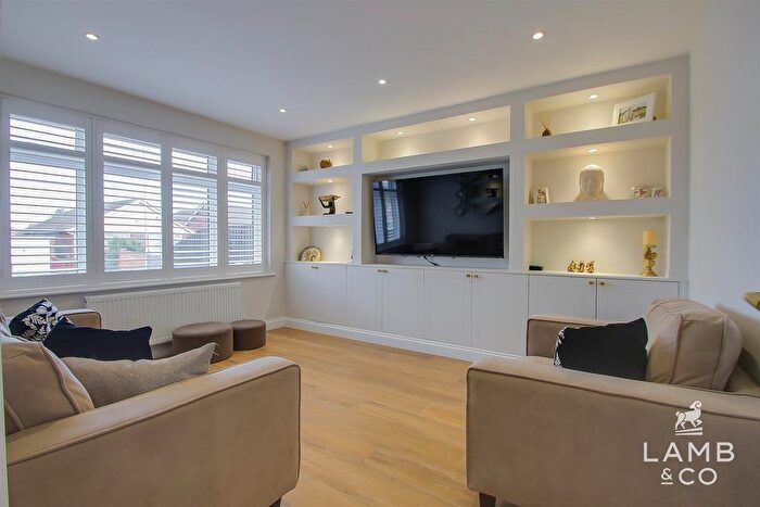 4 Bedroom Detached House For Sale In Ipswich Road, Holland-On-Sea, CO15