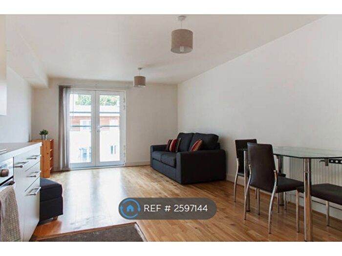 1 Bedroom Flat To Rent In Stane Grove, London, SW9