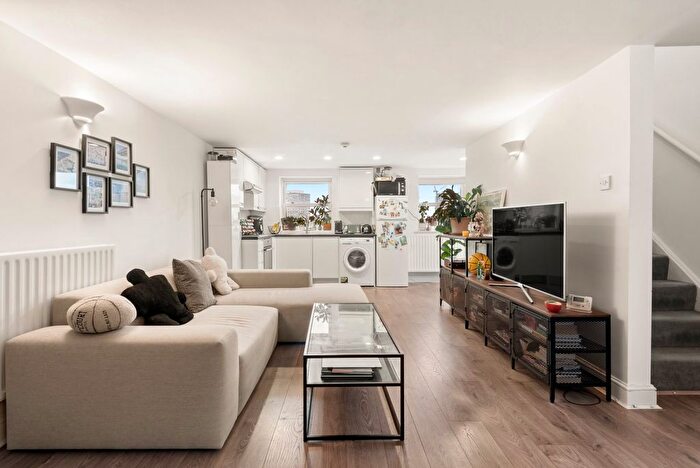 1 Bedroom Flat To Rent In Este Road, Little India, SW11