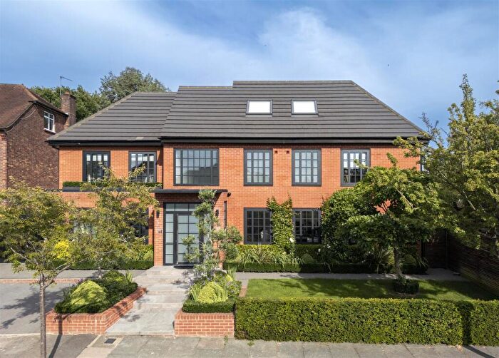 6 Bedroom Detached House To Rent In Parklands Drive, London, N3